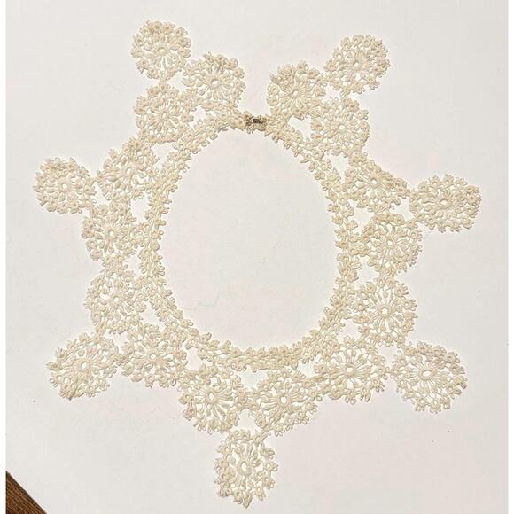 Vintage 1950s Hand Tatted Ivory Lace Collar Necklace Bridal Cottagecore - Picture 4 of 5